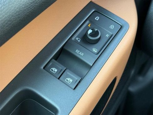 New 2025 Volkswagen ID. Buzz Pro S Plus image 15