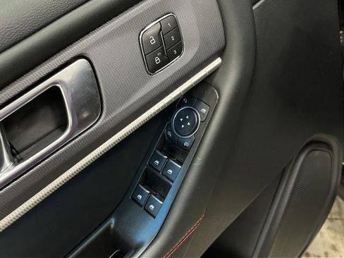 Used 2025 Ford Explorer ST-Line w/ Premium Package image 32
