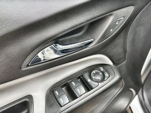 Used 2022 Chevrolet Equinox LT FWD image 22