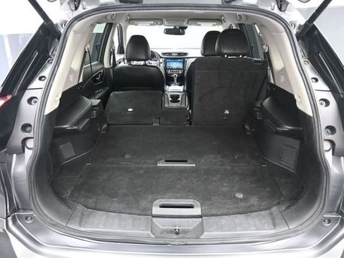 Used 2019 Nissan Rogue SL FWD image 23