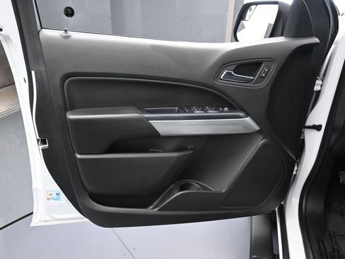 Used 2022 Chevrolet Colorado LT w/ LT Convenience Package RWD image 12