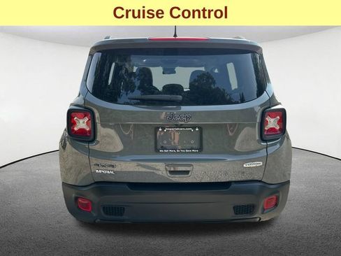 Used 2020 Jeep Renegade Latitude w/ Cold Weather Group AWD/4WD image 11