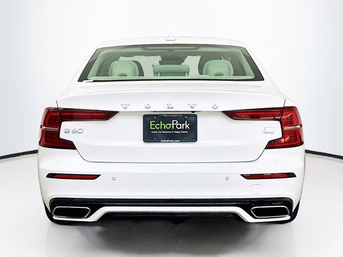 Used 2022 Volvo S60 T8 R-Design Expression w/ Premium Package image 7