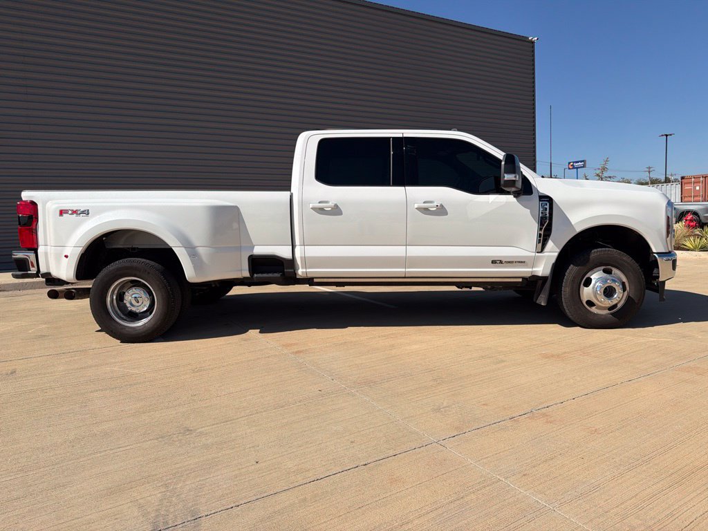 Used 2026 Ford F350 Lariat w/ FX4 Off-Road Package AWD/4WD image 2