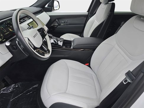 Used 2023 Land Rover Range Rover Sport SE Dynamic image 16
