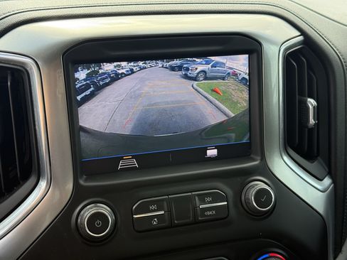 Used 2022 Chevrolet Silverado 1500 LT AWD/4WD image 21