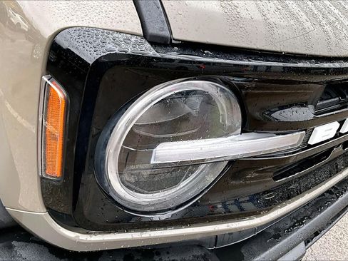 Certified 2025 Ford Bronco Outer Banks w/ Sasquatch Package AWD/4WD image 27