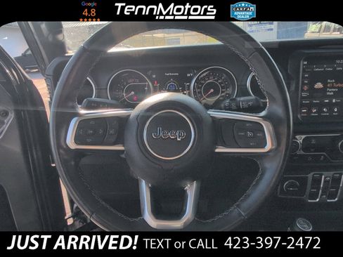 Used 2018 Jeep Wrangler Unlimited Sahara image 16