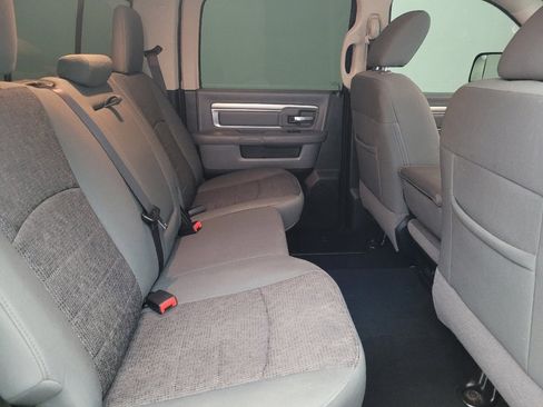 Used 2018 RAM 2500 SLT w/ Luxury Group image 19