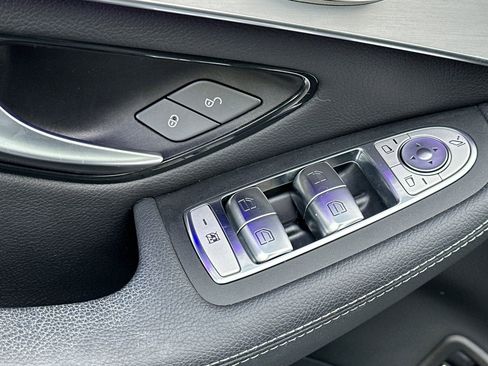 Used 2023 Mercedes-Benz GLC 300 4MATIC Coupe image 11