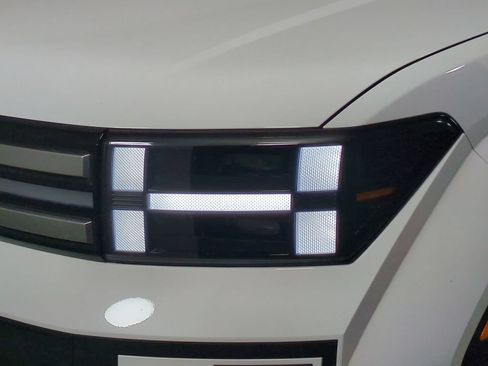 Used 2025 Hyundai Santa Fe SE FWD image 10