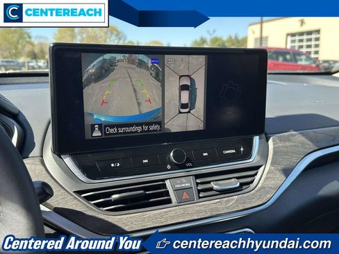Used 2025 Nissan Altima 2.5 SL FWD image 28