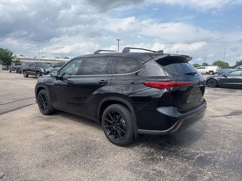 Used 2022 Toyota Highlander Limited AWD/4WD image 5