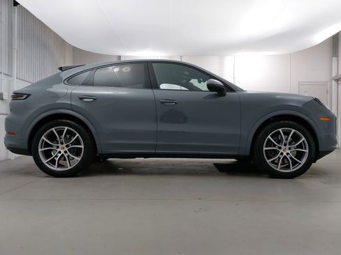 Certified 2025 Porsche Cayenne Coupe image 8