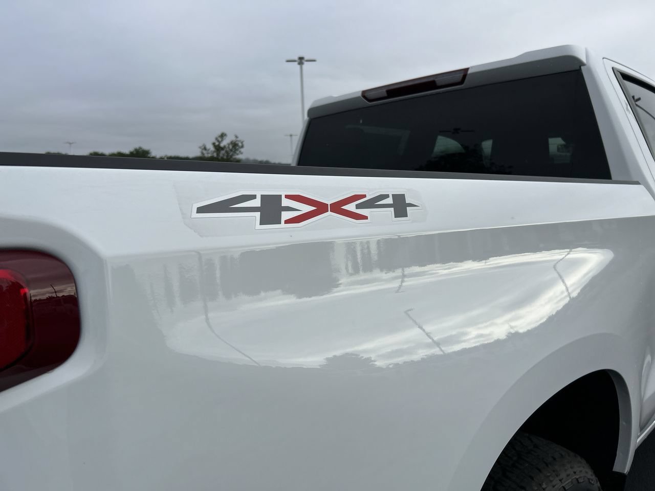 New 2026 Chevrolet Silverado 1500 RST w/ Redline Edition AWD/4WD image 13