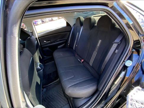 Used 2024 Hyundai Elantra Blue image 21