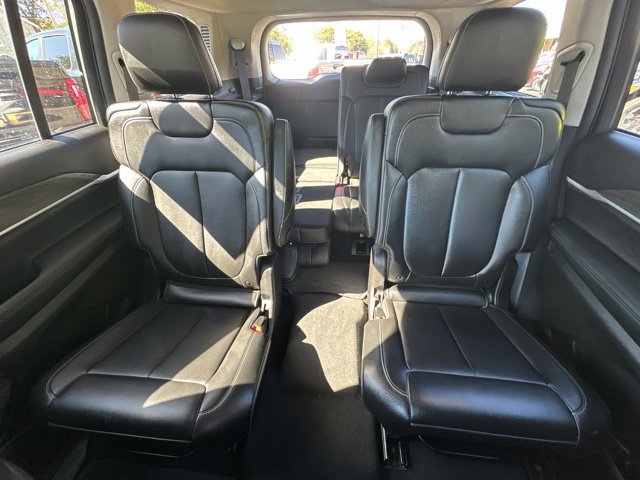 Used 2023 Jeep Grand Cherokee L Limited AWD/4WD image 12