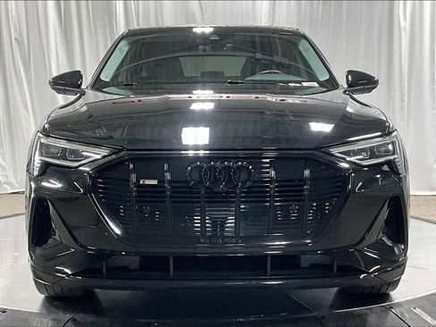 Used 2022 Audi e-tron Premium Plus image 13