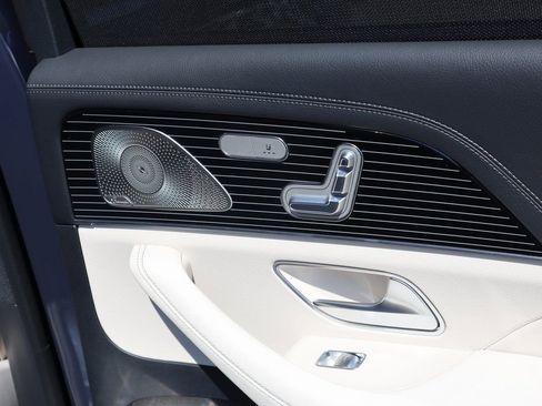 Used 2026 Mercedes-Benz GLS 450 4MATIC image 15