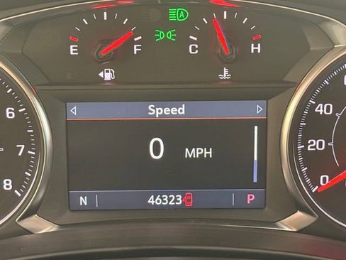 Used 2024 GMC Terrain SLT image 33