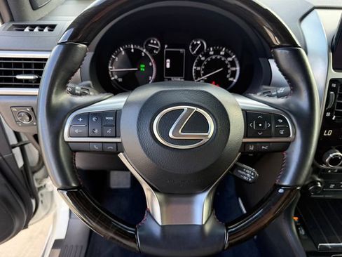 Used 2023 Lexus GX 460 Luxury AWD/4WD image 11