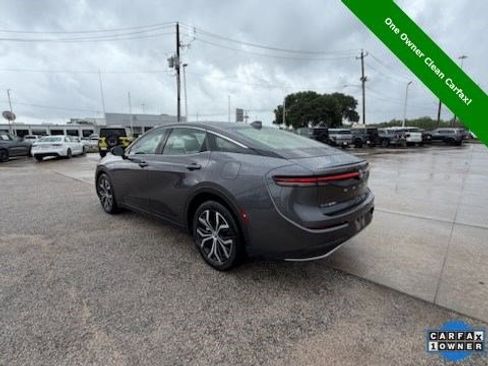 Used 2024 Toyota Crown image 3