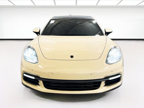 Used 2018 Porsche Panamera 4 w/ Premium Package AWD/4WD image 2