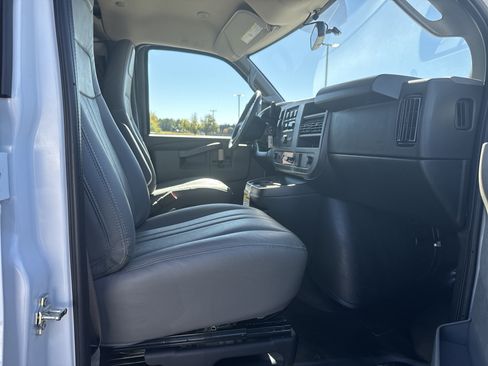 New 2025 GMC Savana 2500 w/ Driver Convenience Package image 29