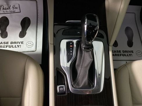 Used 2018 Buick Regal Essence w/ Driver Confidence Package #1 AWD/4WD image 19