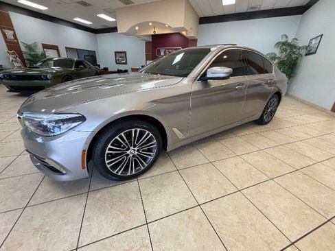 Used 2018 BMW 530i xDrive AWD/4WD image 2