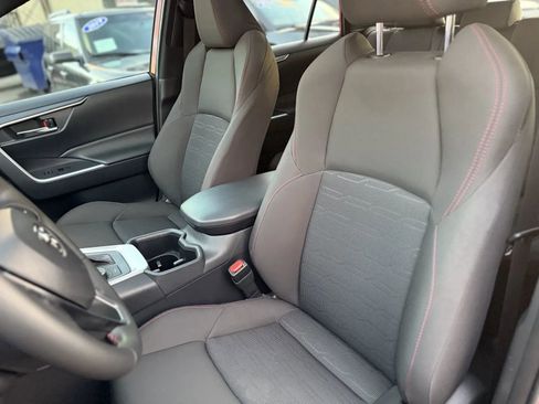 Used 2024 Toyota RAV4 SE image 14