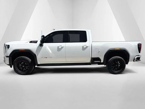 Used 2025 GMC Sierra 2500 AT4 w/ AT4 Premium Plus Package AWD/4WD image 4