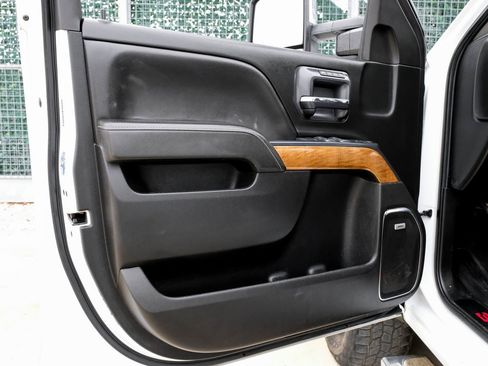 Used 2019 Chevrolet Silverado 3500 LTZ w/ Duramax Plus Package image 36