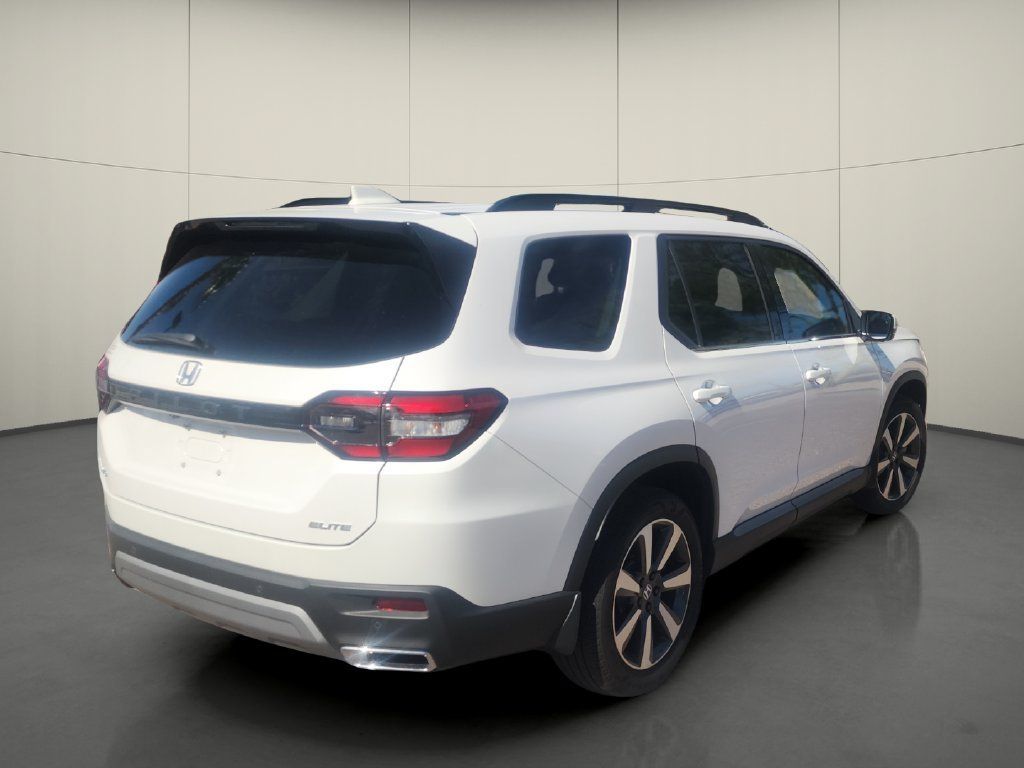 Used 2025 Honda Pilot Elite image 7