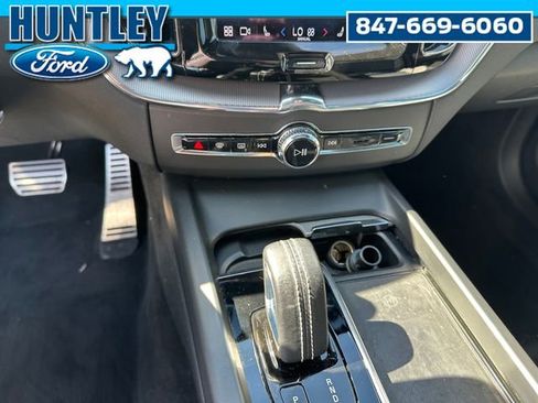 Used 2022 Volvo XC60 T8 R-Design w/ Advanced Package image 26