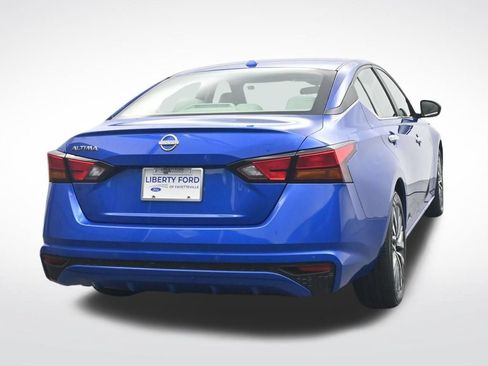 Used 2025 Nissan Altima 2.5 SV FWD image 7