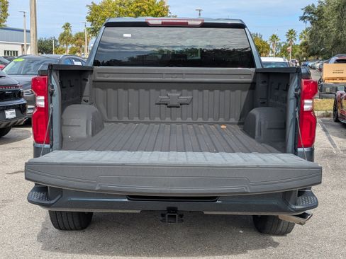 Used 2020 Chevrolet Silverado 1500 Custom w/ Custom Value Package image 13