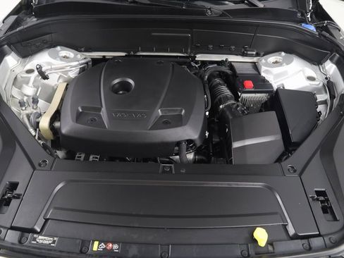 Used 2022 Volvo XC90 T6 Momentum w/ Climate Package image 62