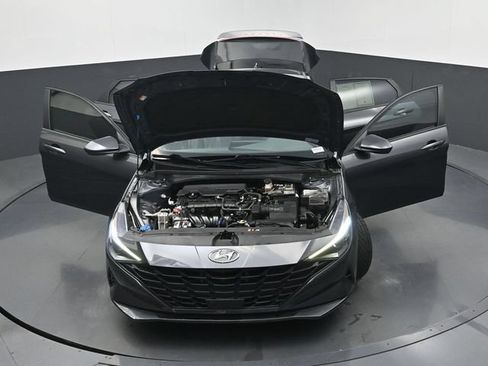 Used 2023 Hyundai Elantra SEL w/ Convenience Package FWD image 40