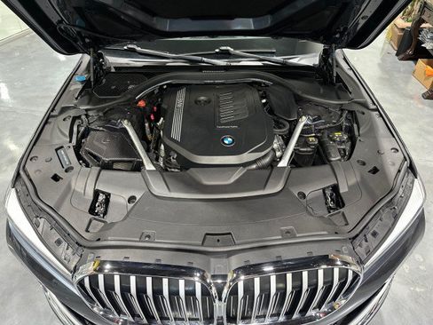 Used 2020 BMW 740i xDrive w/ Cold Weather Package AWD/4WD image 25