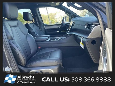 New 2026 Jeep Grand Wagoneer Limited w/ Premium Group II AWD/4WD image 17