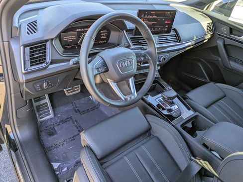Used 2024 Audi SQ5 Premium Plus w/ Premium Plus Package image 9