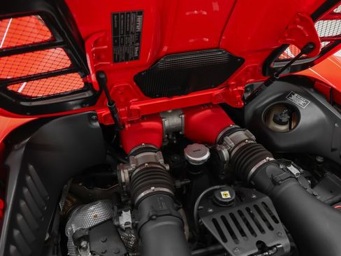 Certified 2013 Ferrari 458 Spider RWD image 34