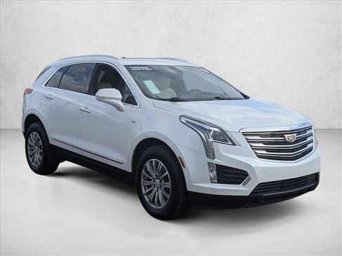 Used 2018 Cadillac XT5 Luxury w/ Driver Awareness Package image 3