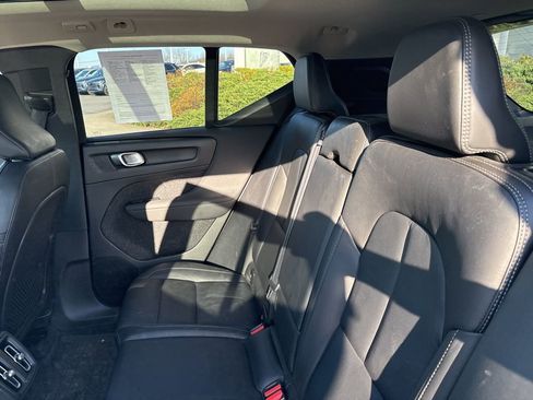 Certified 2023 Volvo XC40 B5 Plus w/ Driver Assist Package AWD/4WD image 30