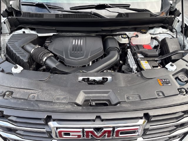 Used 2026 GMC Acadia Elevation w/ Elevation Premium Package FWD image 17
