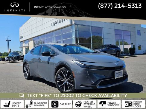 Used 2024 Toyota Prius XLE FWD image 1