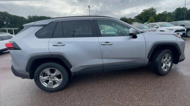 Used 2025 Toyota RAV4 XLE AWD/4WD image 9