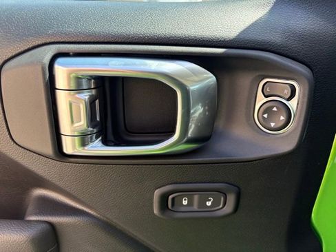 New 2025 Jeep Gladiator Sport image 13