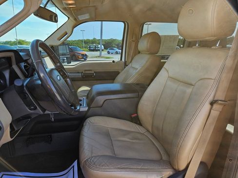 Used 2013 Ford F250 Lariat w/ Lariat Interior Pkg AWD/4WD image 24
